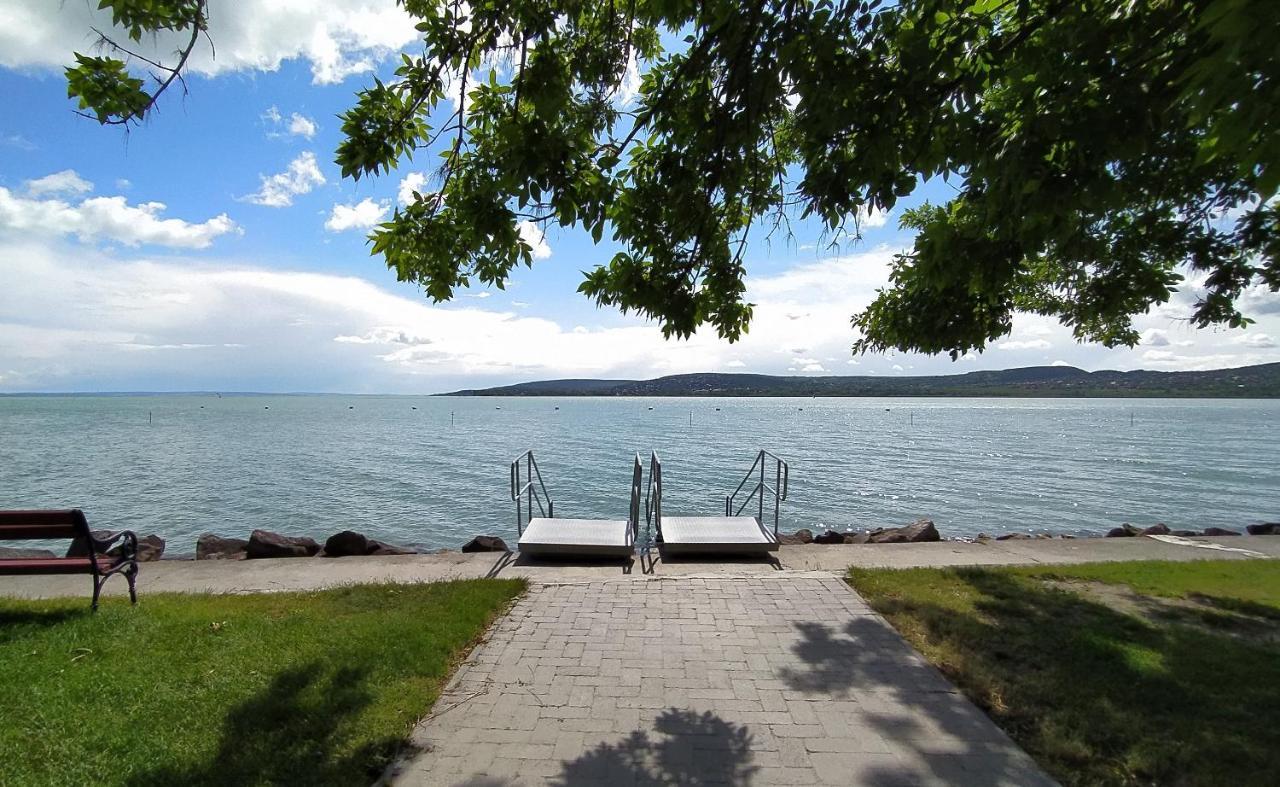 Elizabeth Vendégház Balatonfűzfőn a Strandnál Balatonfuzfo Exterior foto