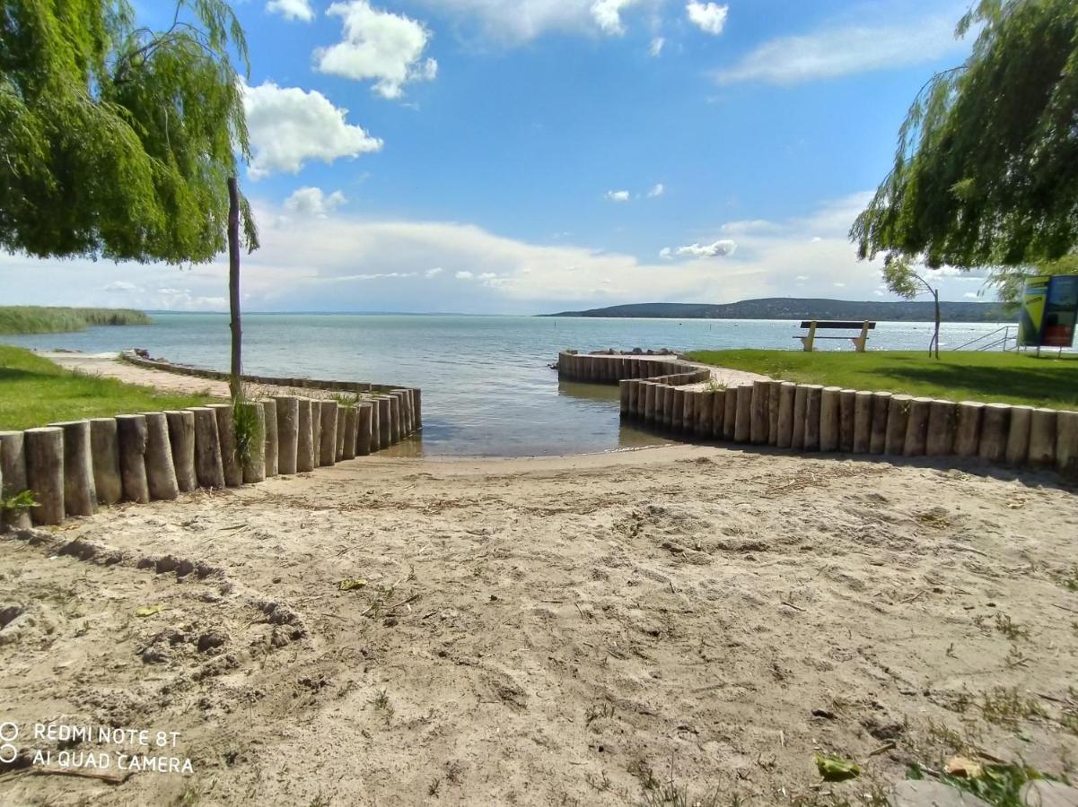 Elizabeth Vendégház Balatonfűzfőn a Strandnál Balatonfuzfo Exterior foto
