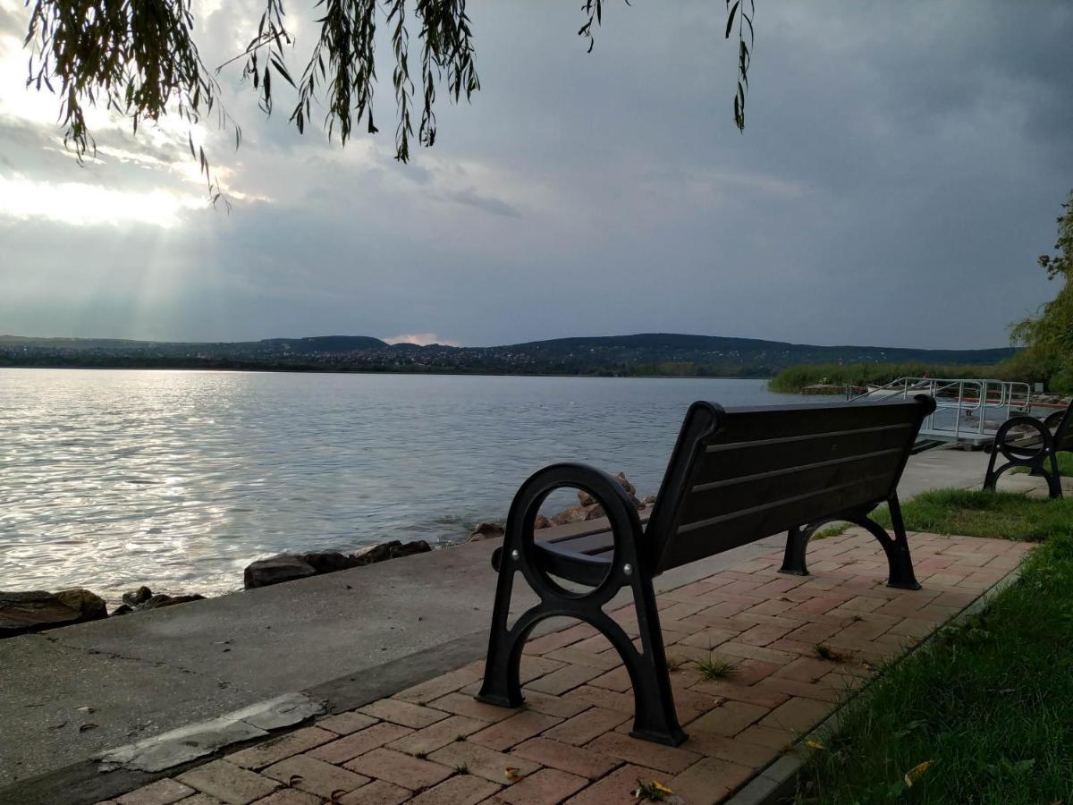 Elizabeth Vendégház Balatonfűzfőn a Strandnál Balatonfuzfo Exterior foto